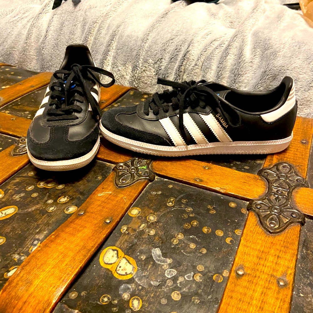 Girls black adidas samba shoes worn once.